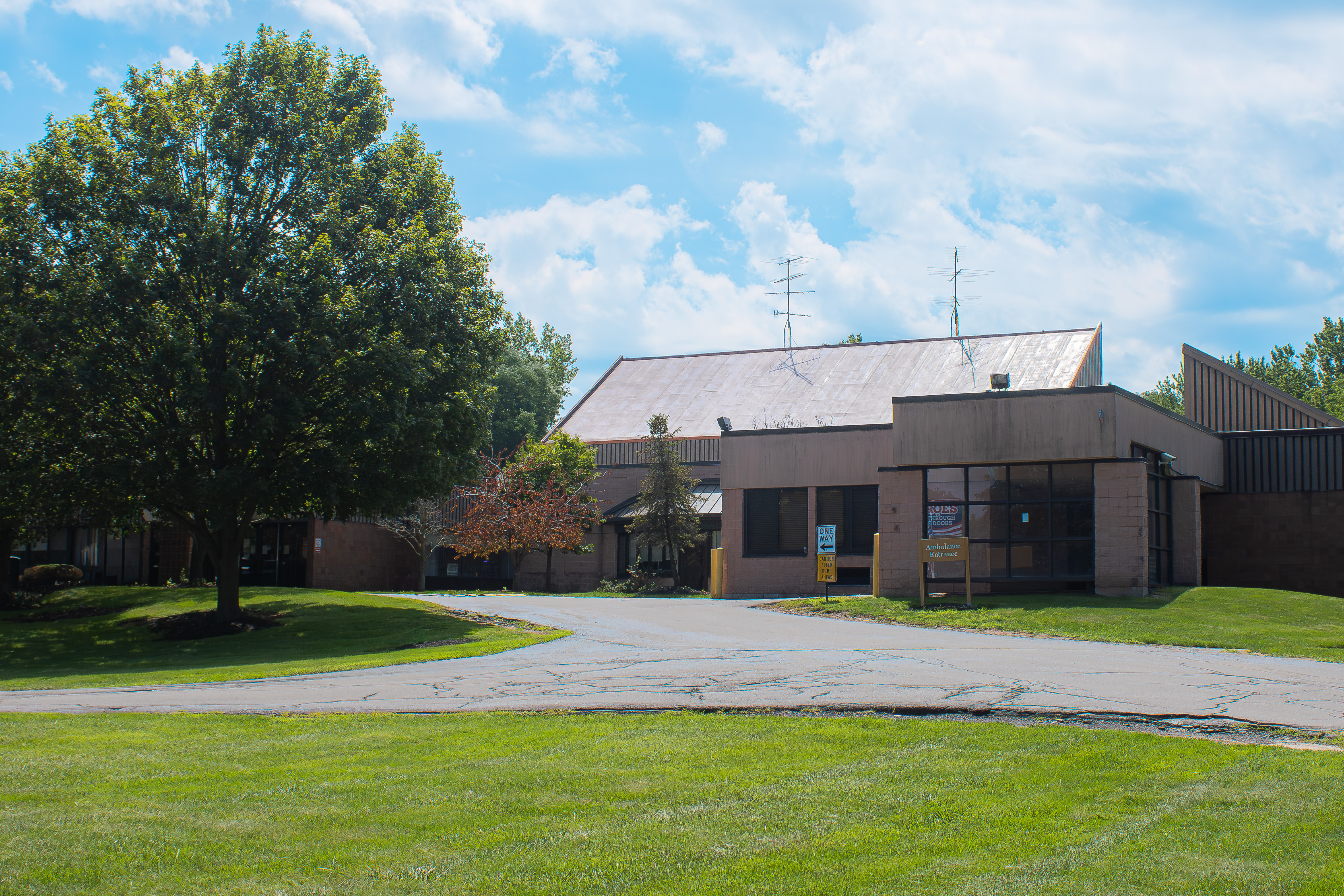 Lockport_Exterior
